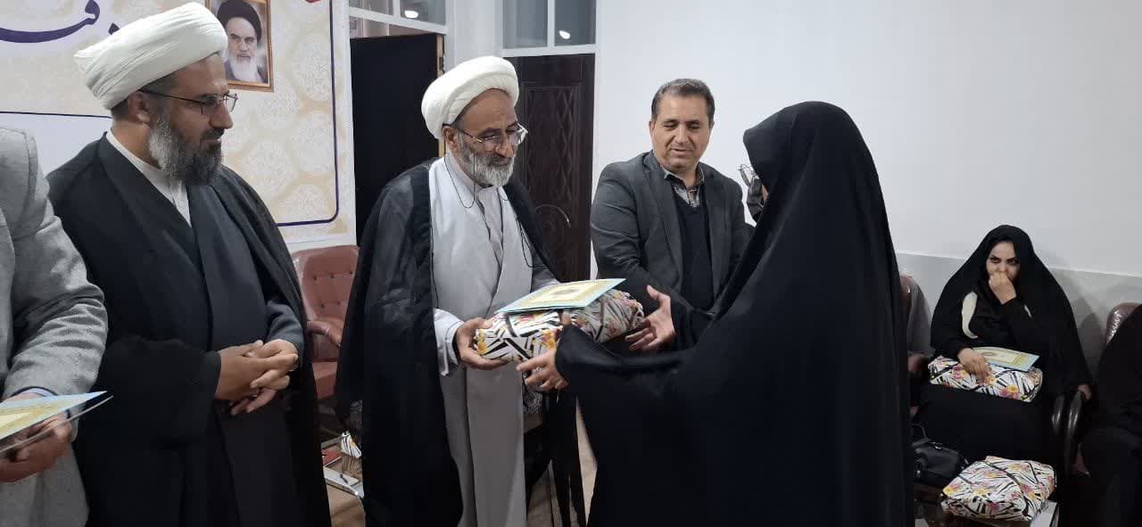 از شورای امر به معروف و نهی از منکر دانش‌آموزی در پلدختر تجلیل شد